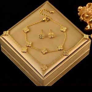 🌹New gold & crystal clover jewelry set~ lariat necklace, bracelet & earrings